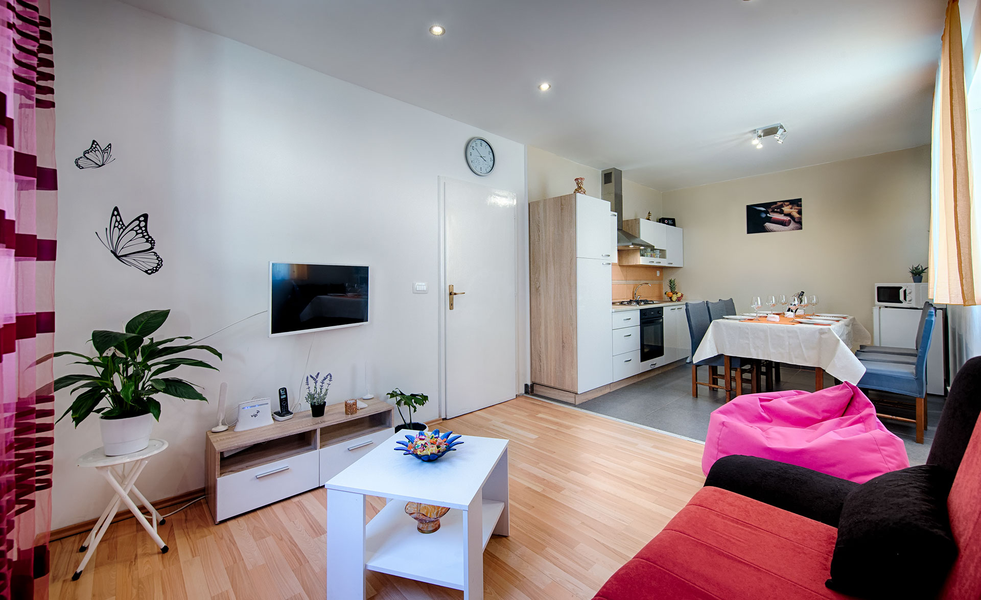 Vis Holiday House teaser
